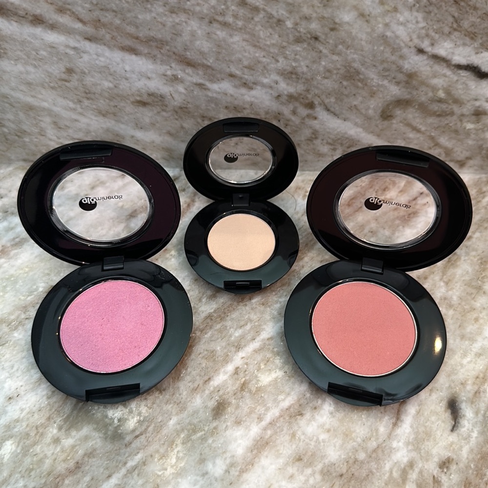 NWT Glo Minerals Eyeshadow & Blush Bundle